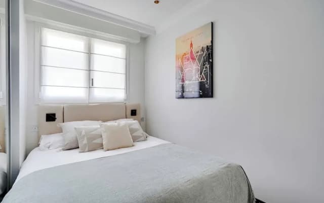 Luxurious Apartment - 2br- 6P Eiffel Tower View - photo 5