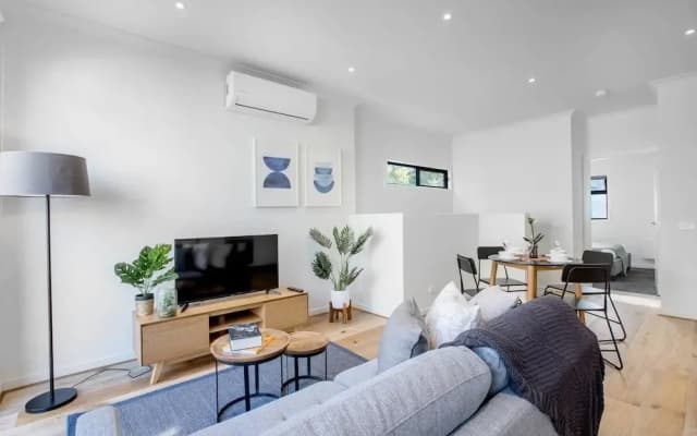 89 Fancy Doncaster Home - photo 3