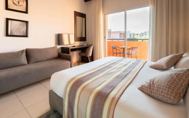 Zephyr Hotel Club Resort and Spa - photo 4