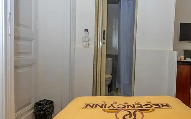 Regency Inn - photo 2