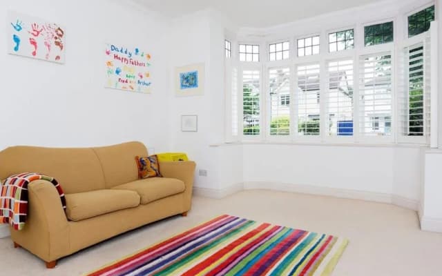 Veeve  4 Bed House On Emlyn Road West London - photo 4