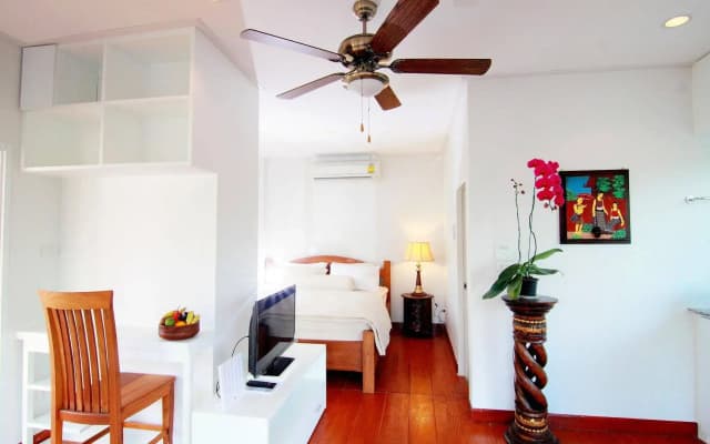 Apartment Sojourn - photo 2