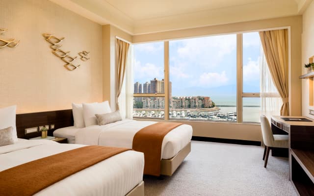 Hong Kong Gold Coast Hotel - photo 2