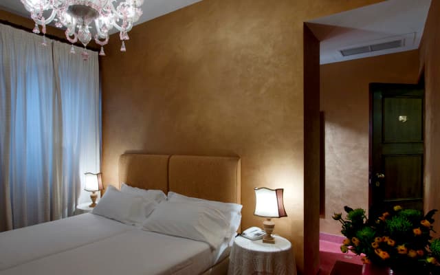 Hotel Columbia - photo 4