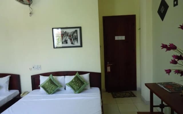 Nam Ngai Hotel - photo 2