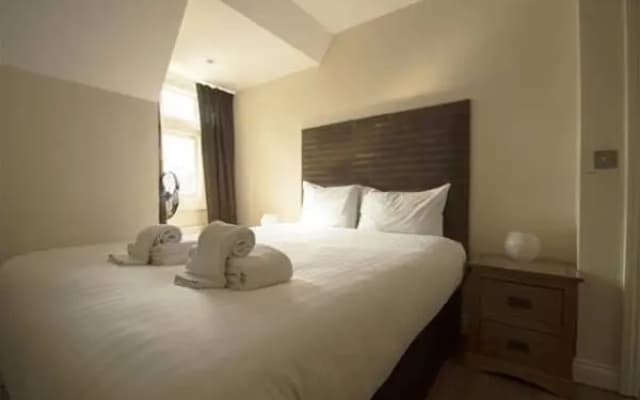 Fairfield Apartments - photo 2