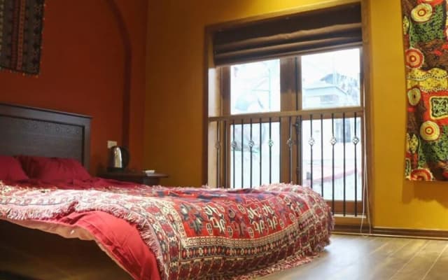 No 10 Homestay - photo 2