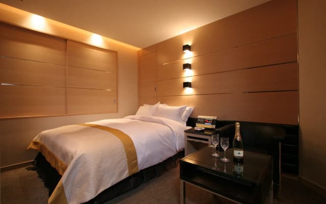 Hotel The Glanz - photo 3