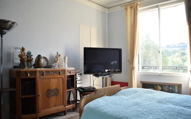 3 Bedroom Flat At The Foot of Bon Marché - photo 5