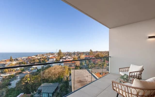 Modern 1-bed With Tamarama Beach Views - photo 3