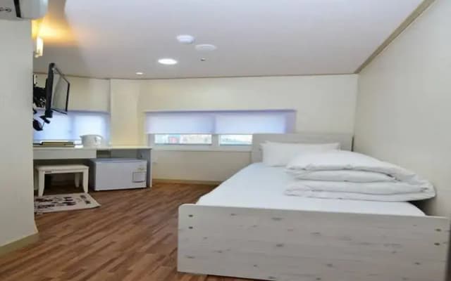 2u Guesthouse - photo 4