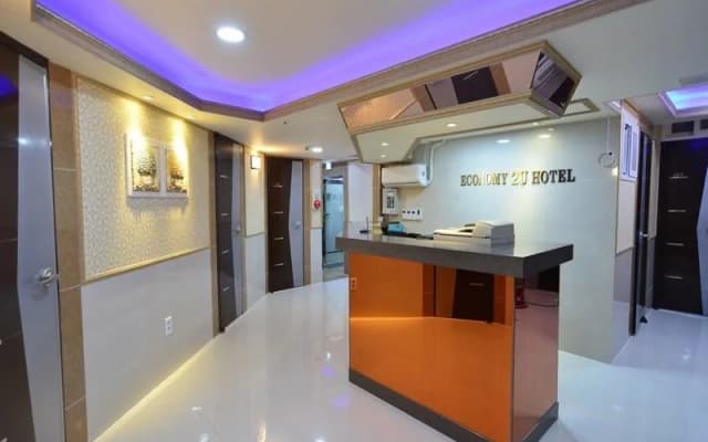 2u Hotel - photo 4