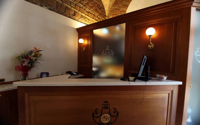 Hotel Borromeo - photo 2