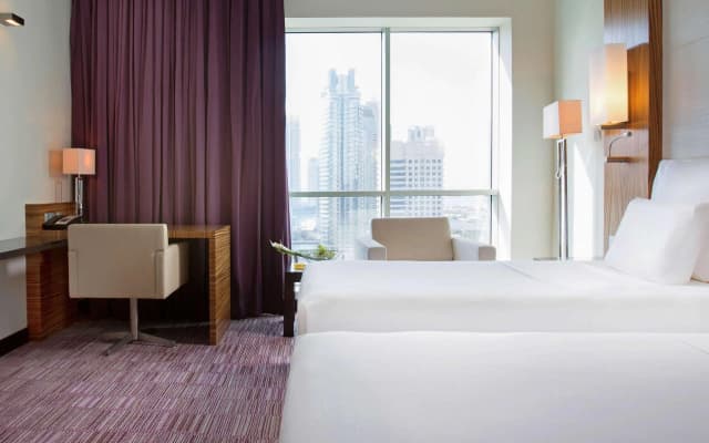 Pullman Dubai Jumeirah Lakes Towers - Hotel & Residence - photo 4