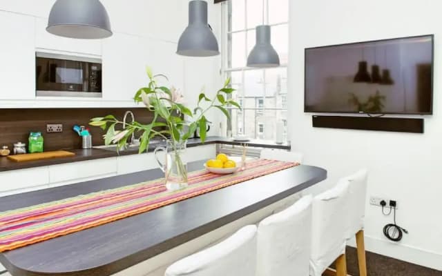 Edinburgh Chic Suite by Castle Terrace - photo 3