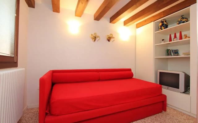 City Apartments - Gregory - photo 5