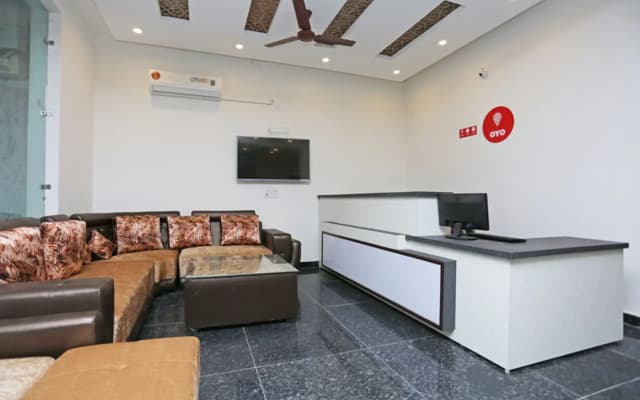Hotel D'Capitol- Delhi Airport - photo 2
