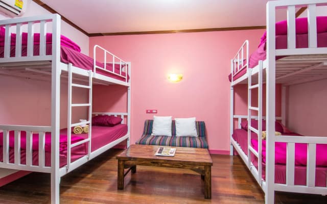 Central Guesthouse - photo 4