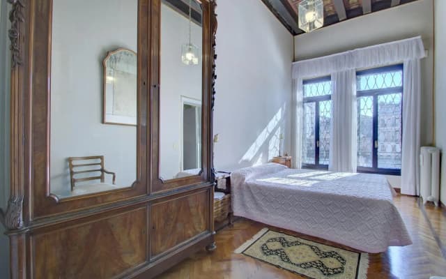 PANORAMIC 9 WINDOWS OVER GRANDCANAL, 3 bed, 2 bath - photo 5