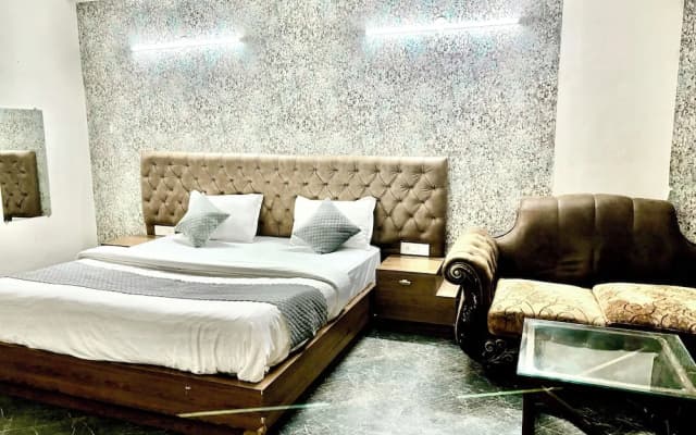 Hotel Pushpanjali - photo 2