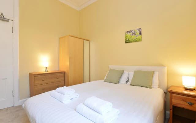 Executive 3 bed in The Meadows - photo 3