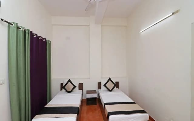OYO 12942 Nathu Palace - photo 5