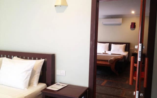 Green Empire Resort - photo 2