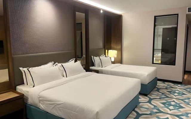 Christee Suites Hotel - photo 3