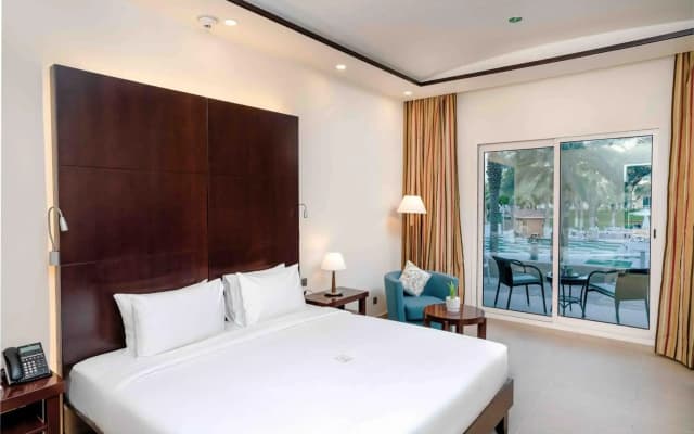 Metropolitan Al Mafraq Hotel - photo 2