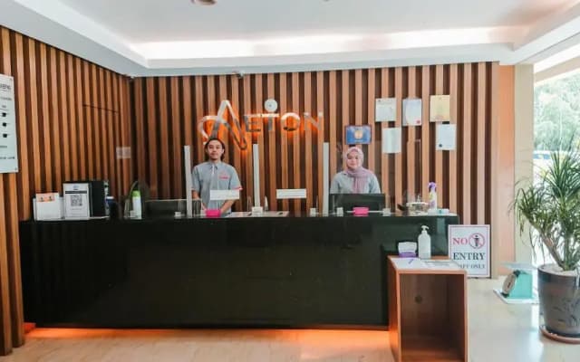 Aeton Hotel - photo 2