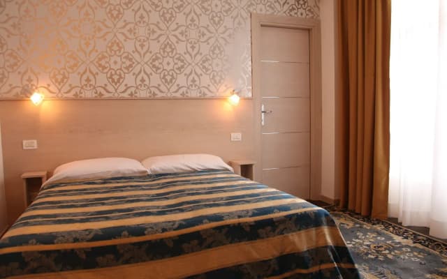 Hotel Appia 442 - photo 2