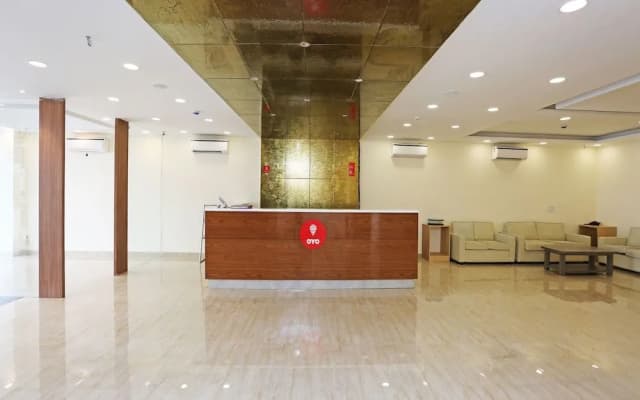 Capital O 12674 Hotel Grand Suites - photo 2