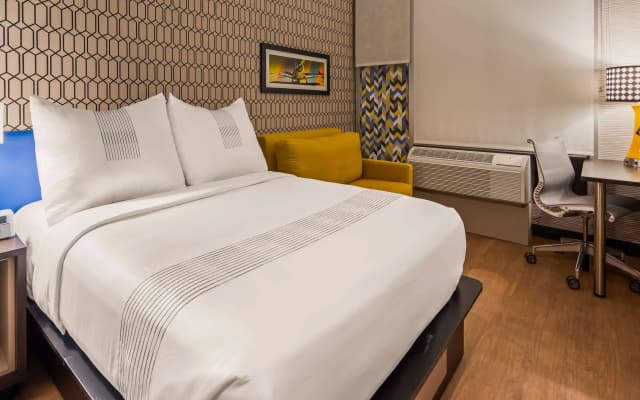 GLō Best Western Brooklyn NYC - photo 5