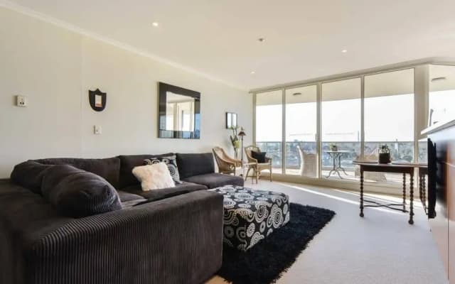 Beachside Port Melbourne - photo 5