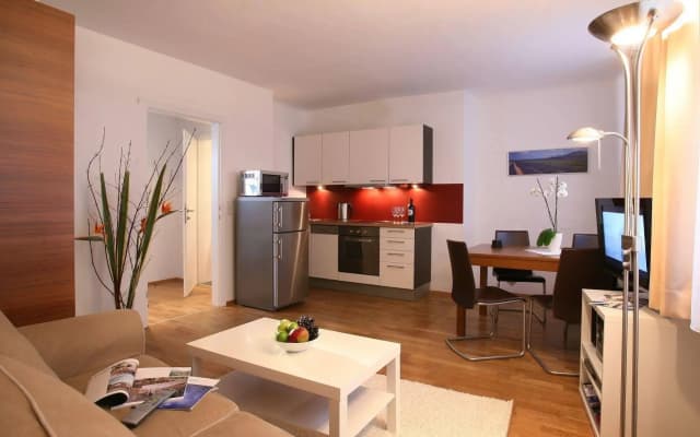 Towns Apartments - photo 3