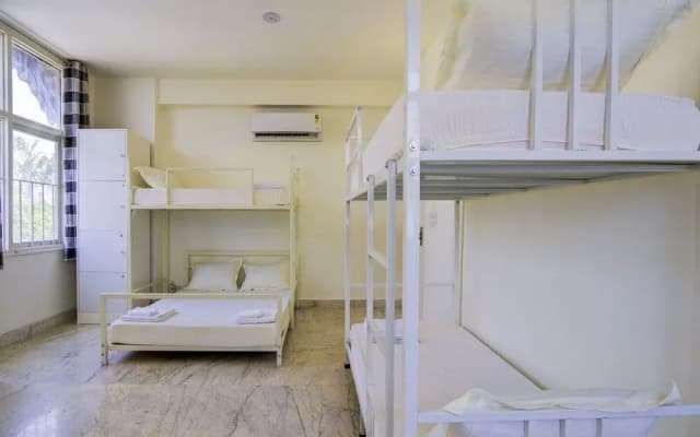 Bienvenue Stays - Hostel - photo 4