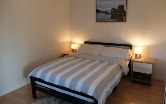 Sunny Flat W/parking Near Royal Botanic Garden - photo 2