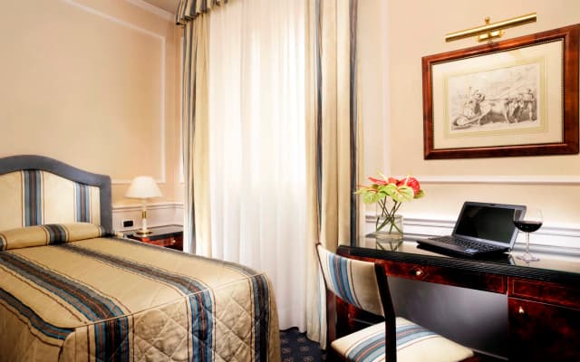 Hotel De La Ville - photo 3