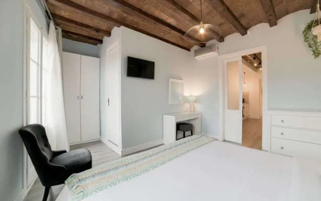 Modern & Chic 2 Bed Apt in Lesseps - photo 5