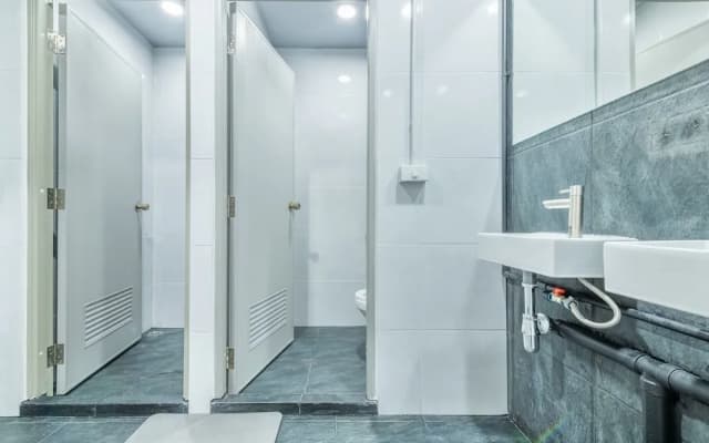 Ti Thong Hostel - photo 5