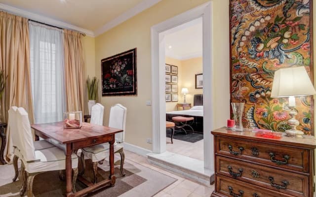 RSH Augustus Luxury Apartment - photo 5