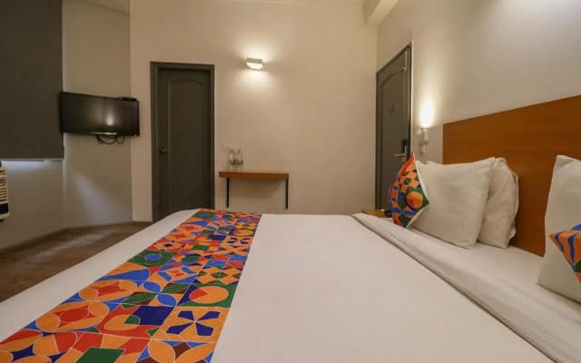 Fabhotel Lord Inn - photo 4
