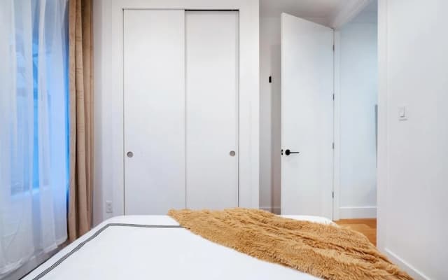 1290-7 New Renovated 2 Bedrooms in UES - photo 4