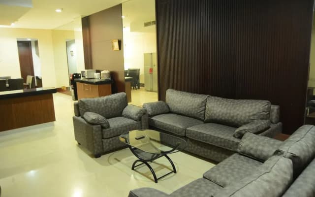 2 Bedrooms Pearl Garden by Travelio - photo 4