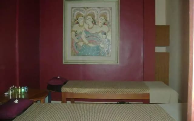 Lokasari Bungalows Spa & Gallery - photo 2
