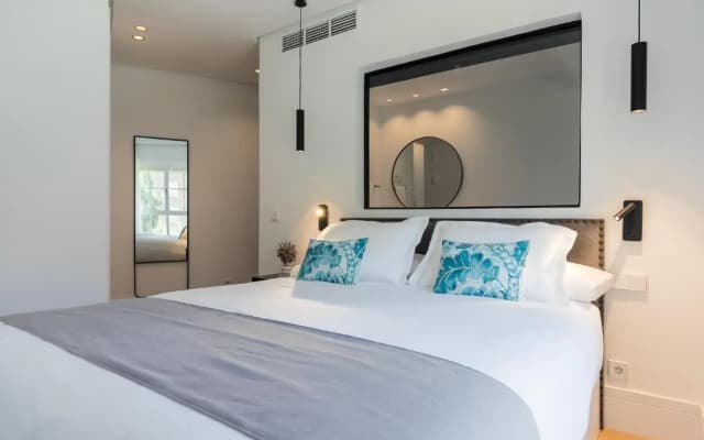 Feelathome Waldorf Suites Apartments - photo 3