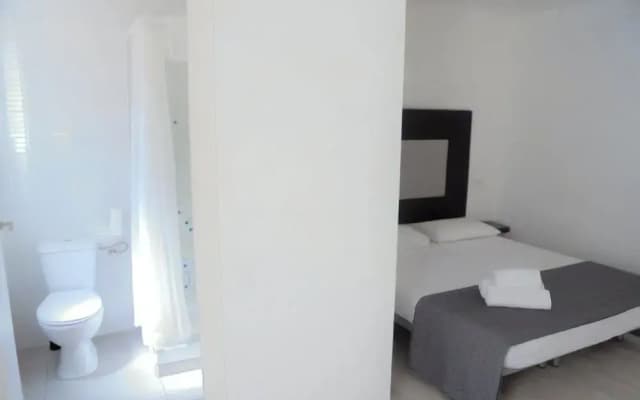 Hostal Easy Sants - photo 3