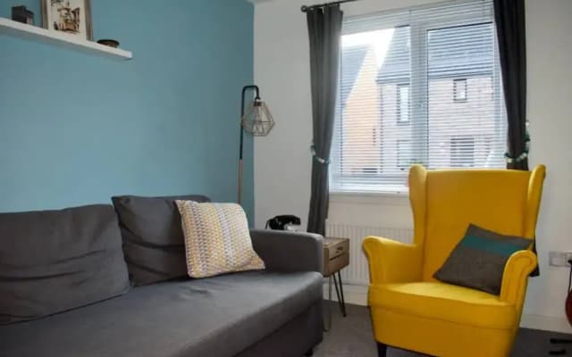 Modern And Bright Family Home - photo 5