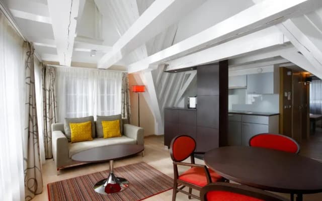 Krasnapolsky Apartments - photo 2