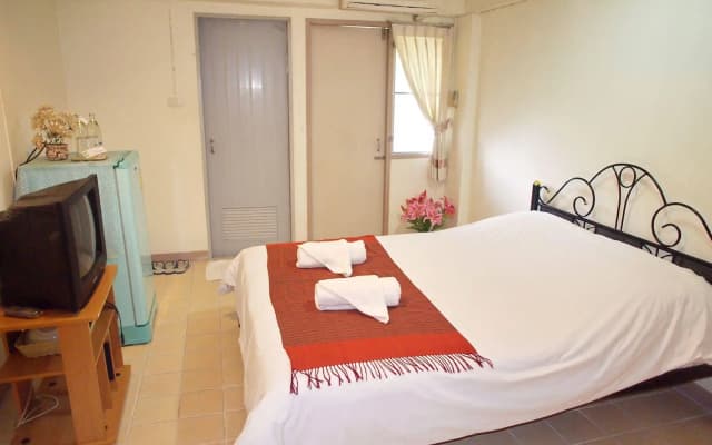 Thanapa Apartment - photo 4